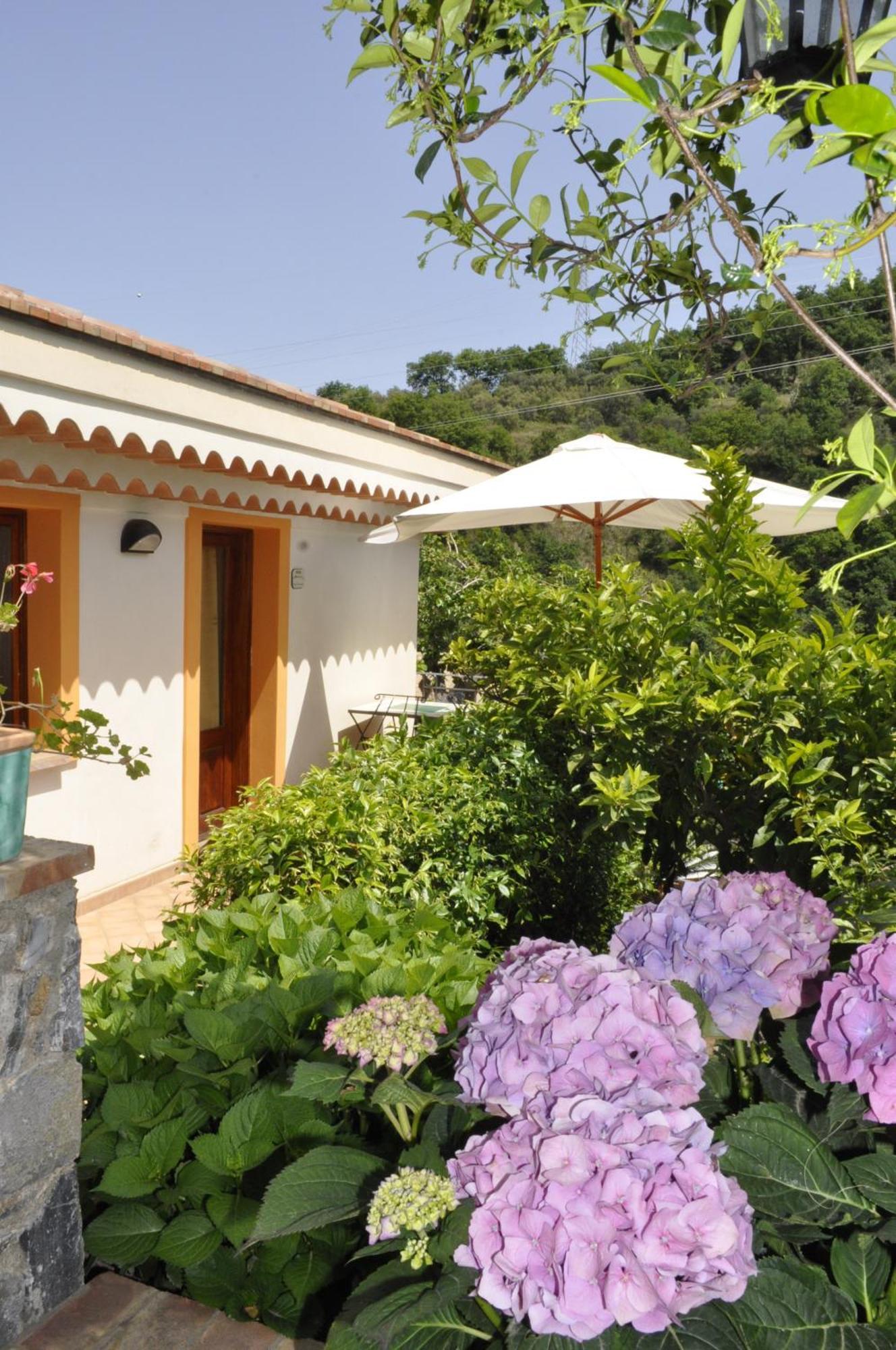 Borgo San Francesco Hotel Gioiosa Marea Ngoại thất bức ảnh