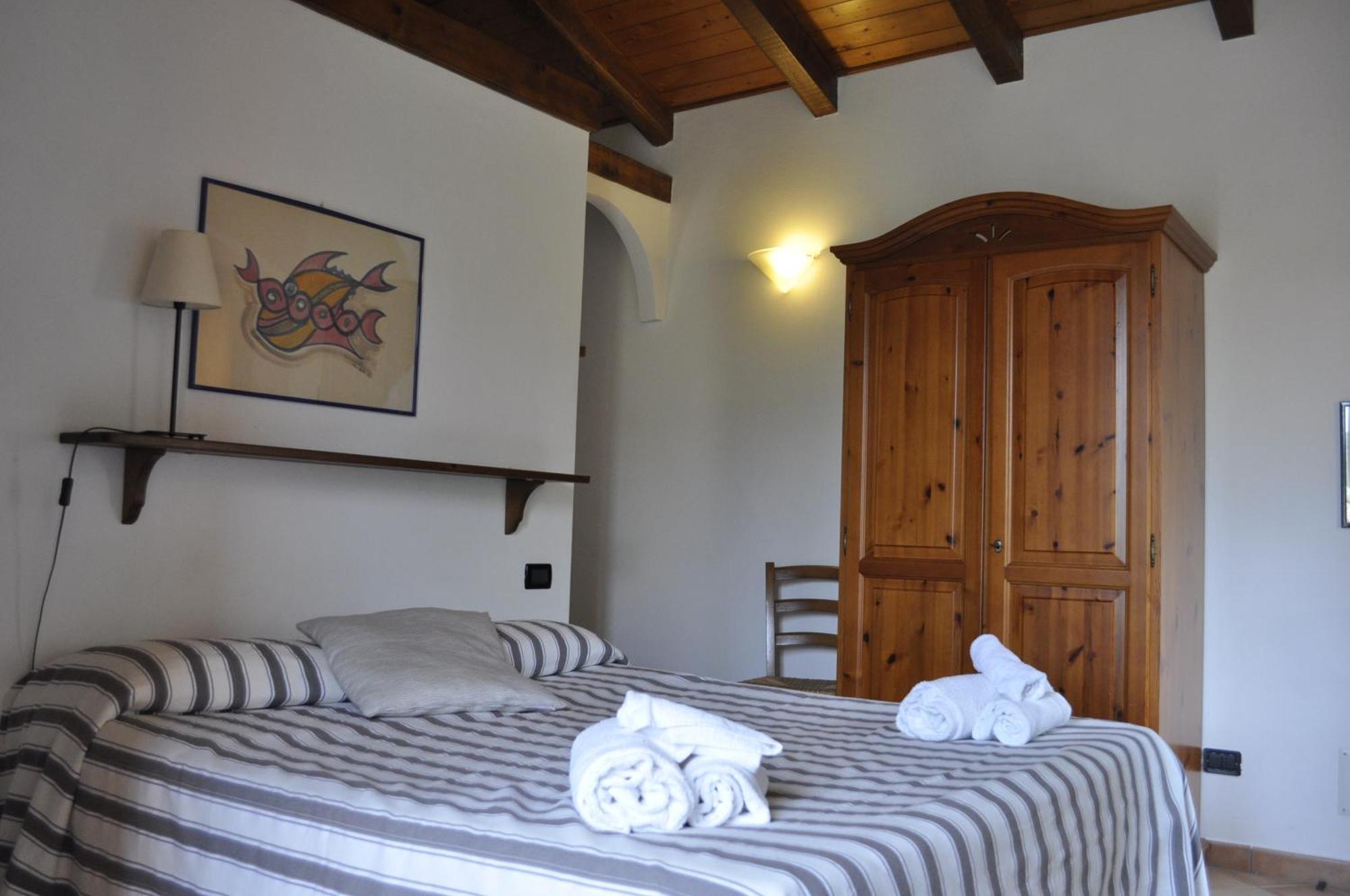 Borgo San Francesco Hotel Gioiosa Marea Ngoại thất bức ảnh