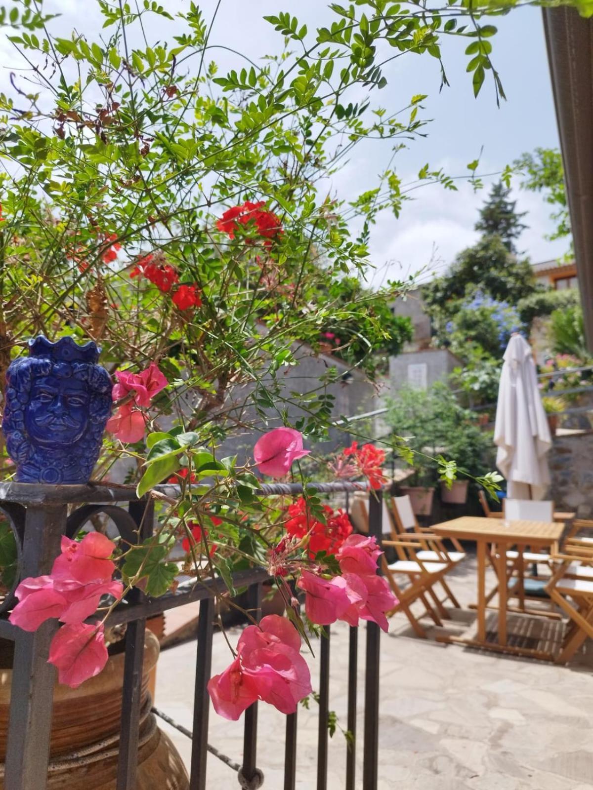 Borgo San Francesco Hotel Gioiosa Marea Ngoại thất bức ảnh